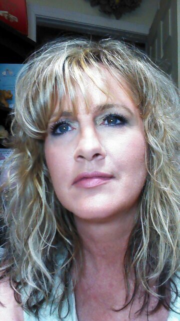 Proud mom of a US Marine! Newest addiction is @itcosmetics & @youtube. Don't ask a question you don't want an honest answer to.
