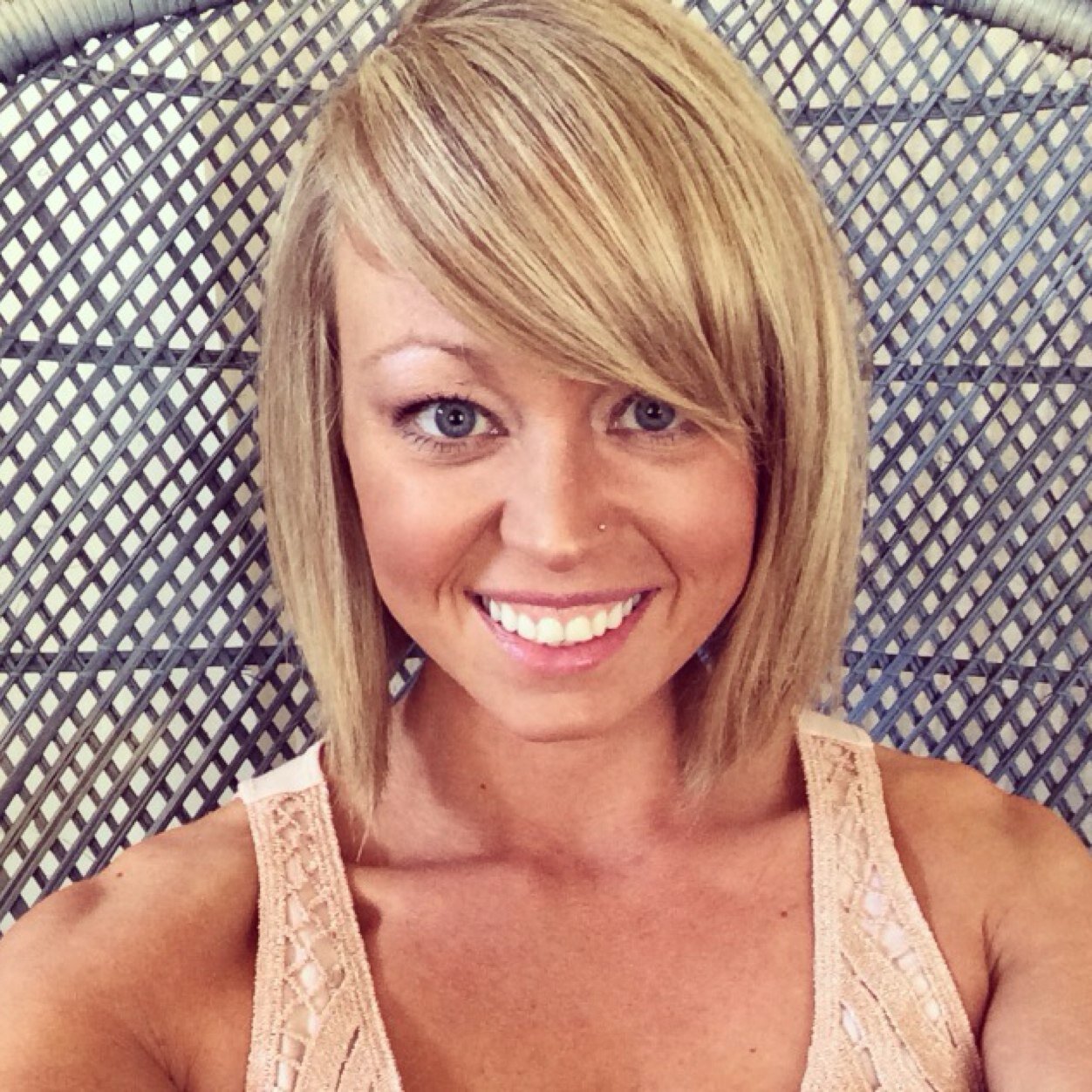 lshknz's profile picture. Coffee lover. Design junkie.