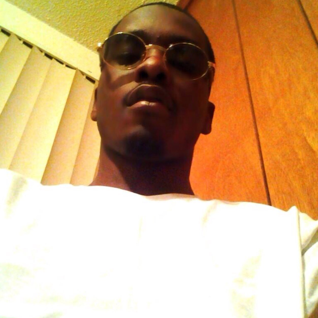 R.I.P Rymes, R.I.P Kutta, R.I.P Herb, R.I.P Hen,.. Free jeff, Free Rob G, free mariea, free ma uncles, & lil D, Baldwinboy shit...