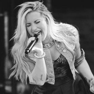 explodiram um banheiro ? nunca explodimos um banheiro. Mas é uma grande ideia , obrigado mãe  - Fred e Jorge * LOVATIC , POTTERHEAD E BELIEBER *