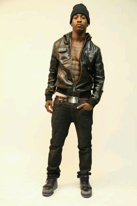 Im a Local St.Louis Rapper, Producer, and Tattoo Artist. Follow me and I will follow back