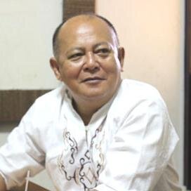 Suka bergaul & tidak mudah menyerah itulah diri saya. Ingin menjalin banyak pertemanan dengan siapa saja bisa terjalani sampai akhir nanti. Mari berteman!