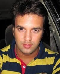 ¡loco! y muy inquieto, no me puedo estar quieto. Trato pero no puedo, esta locura no me deja un momento.  !Vive libre, Muere bien¡