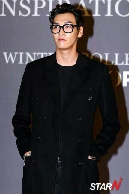 Godofbath_HS's profile picture. 웹툰 원작 영화 목욕의 신 / 청년 백수 허세(김영광 분)가 세계 최대의 온천 테마파크 금자탕에서 최고의 목욕관리사가 되기 위해 고군분투하는 이야기 / 원조o, 중복x 2014.05.16~