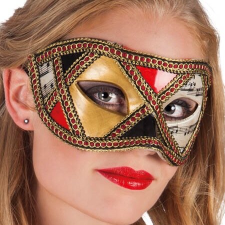 Kents premier 'one stop' fancy dress and party shop. With over 3000 deluxe hire costume and 1000's of costumes, wigs, balloons and accessories to purchase.