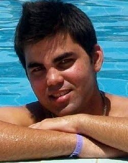 soy una persona feliz,Soltero, Amistoso Muy buen amigo :3 y Me En canta el REGGAE Y CARTEL DE SANTA!!.. (O____O)//