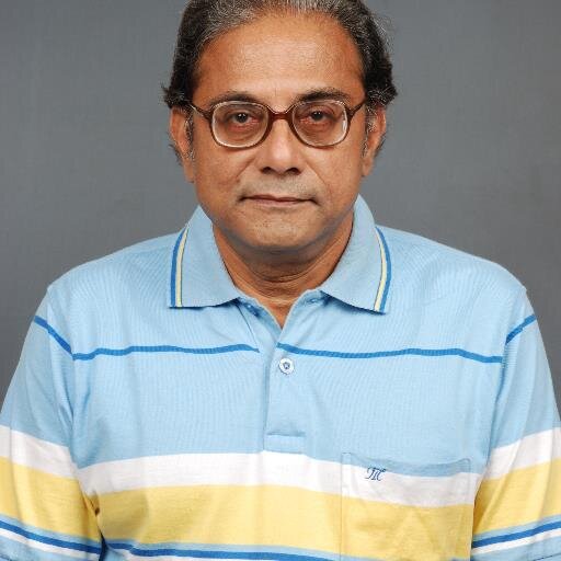 senior journalist with over 35 years in financial reporting