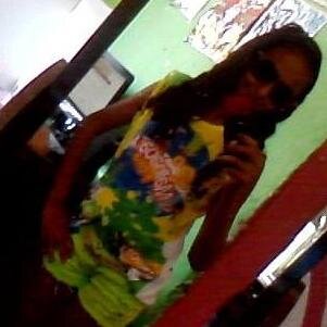 curto rock gosto de avril
e  futebol