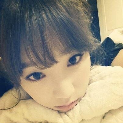 태연 || Leader of the Korean nine-member girl group Girls Generation, formed by SM Entertainment || 1989