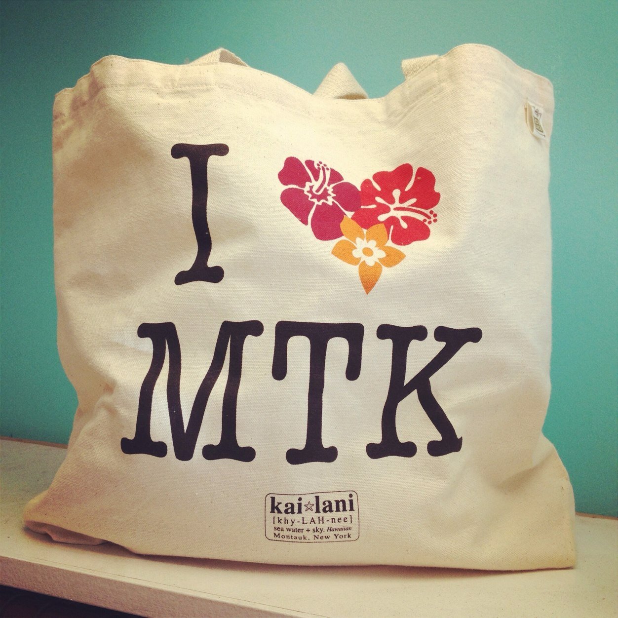 Aloha Spirit*Montauk Style
Hawaiian inspired clothing, accessories, and gifts.