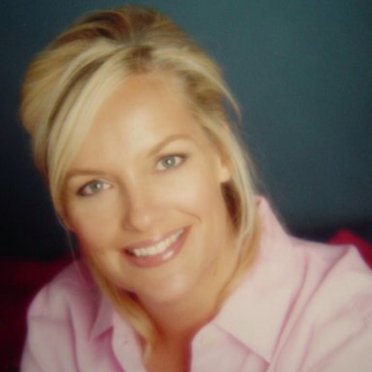 Married to Tim Symons and mother of 3 sons. I am passionate about my faith, my family, my art and life!
