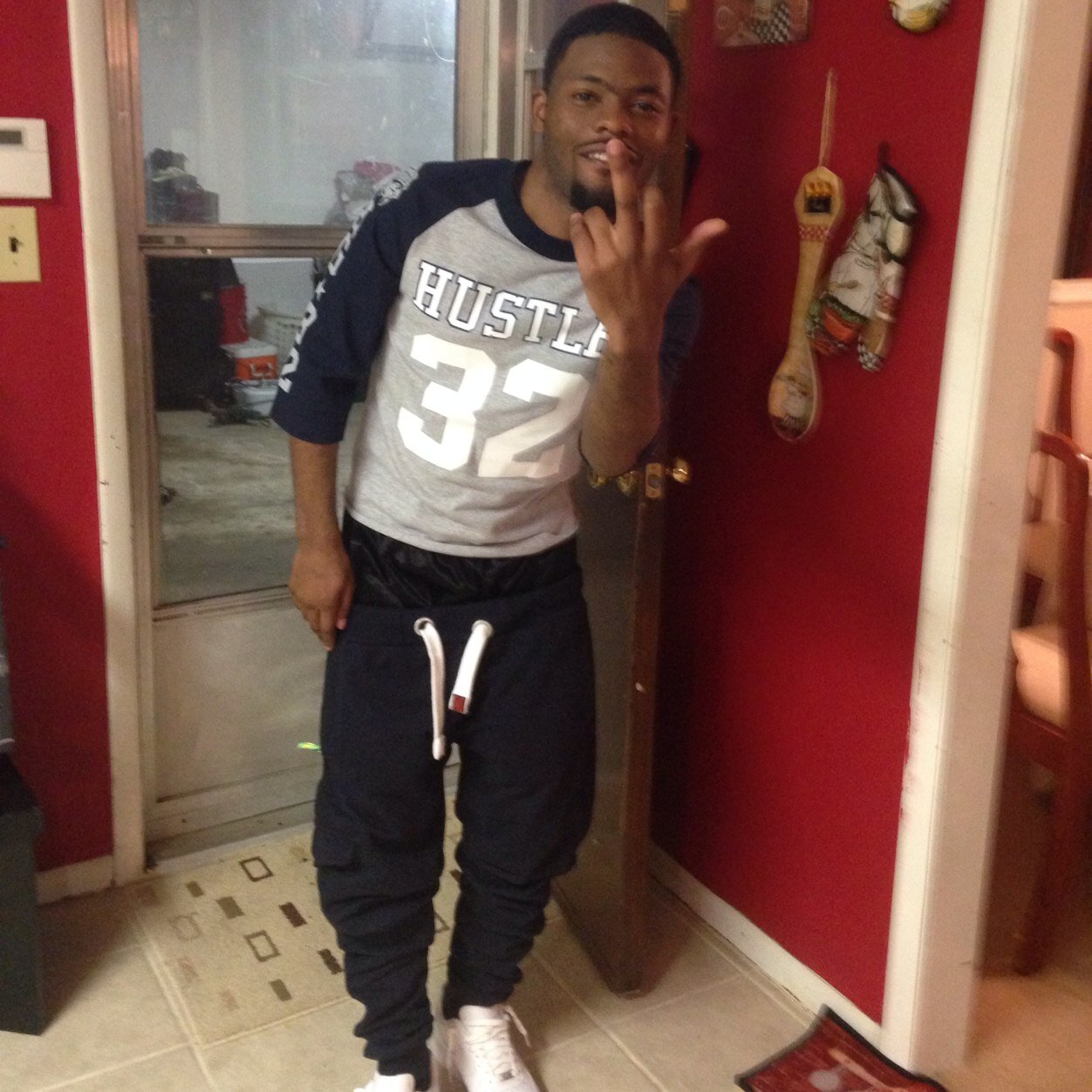 Follow My IG:MarkJrDaKidd. Elite Hustle Da Movement  #MoneyTeam Be yourself, Dnt follow the crowd Lead the crowd, StandOut!!
