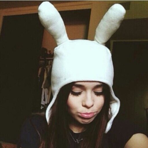 Hi,if you are reading this you get too far so follow me! ♡