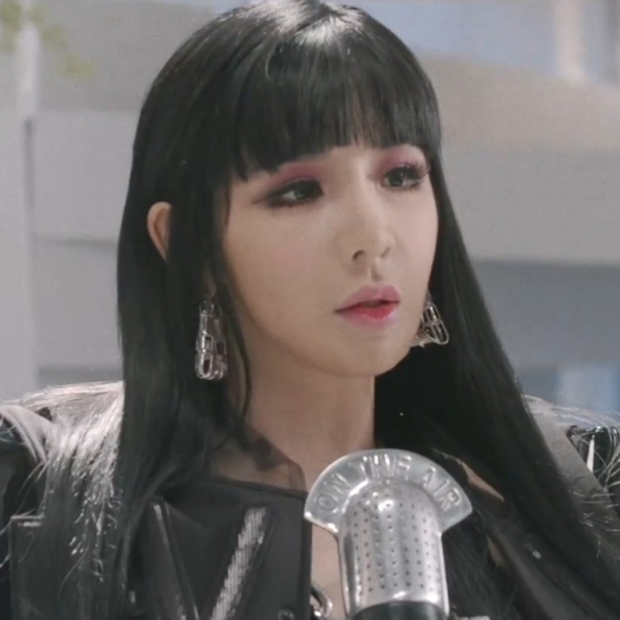 hai im park bom from 2ne1 i like to eat corn hehe #DOYOULOVEME #2NE1RP