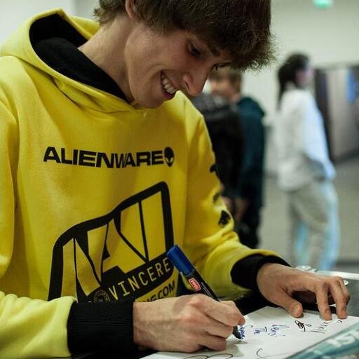 @dota2 #freak @Dendiboss 's biggest fan! #NaVi for #ti4!