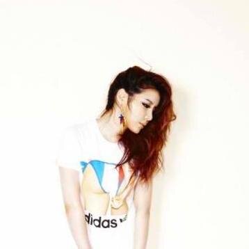 RolePlayerrr\m/ • Bestienyaa....@fakecabi:))• suka banget jagung!, Main Vocal of 2NE1, daan...bisa dibilang pemalu. ihiy~~