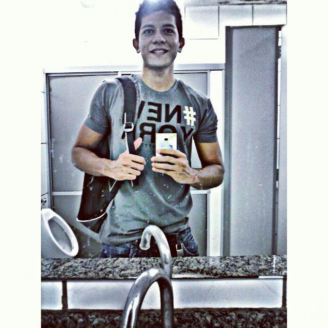 Acadêmico de Fisioterapia , Tourino , 19 anos , Flamenguista !