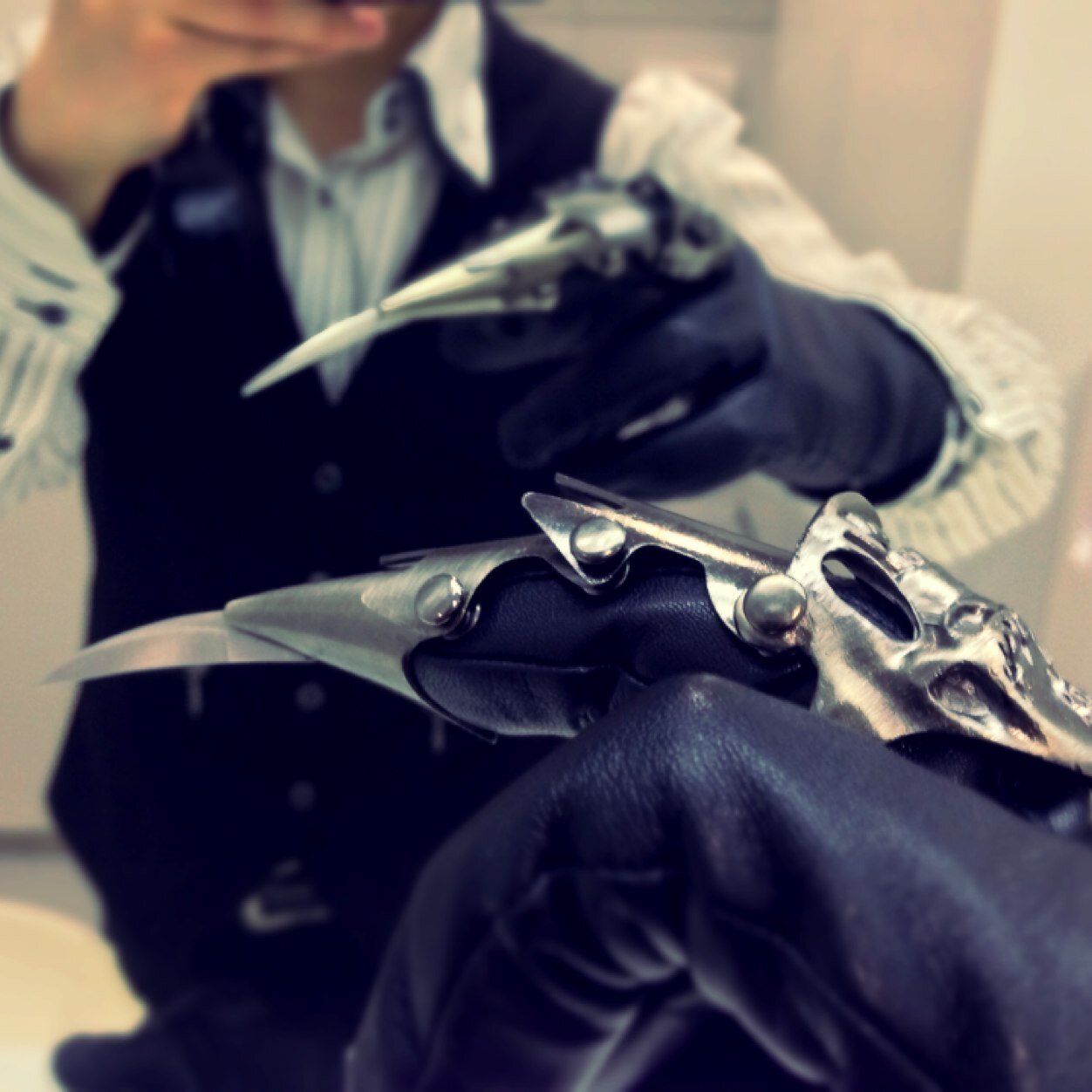 電大元TMSのマスターです。無事引退しました！電大でよく銃器振り回してる”黒い鷹” 映像班/元KTC/企業局長 【@kokuyou_P の放送系の渉外活動用のアカウント】となってます！ 道徳系男子/中二極めし2丁拳銃/ブラックホーク/アップ