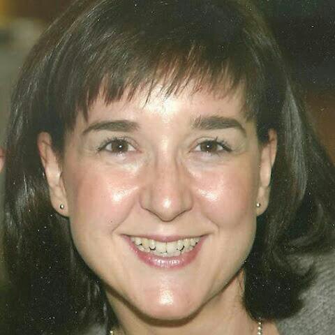 Maestra de Educación Infantil.
Asesora de Primaria en CEP de Jaén. Amante de la Música.