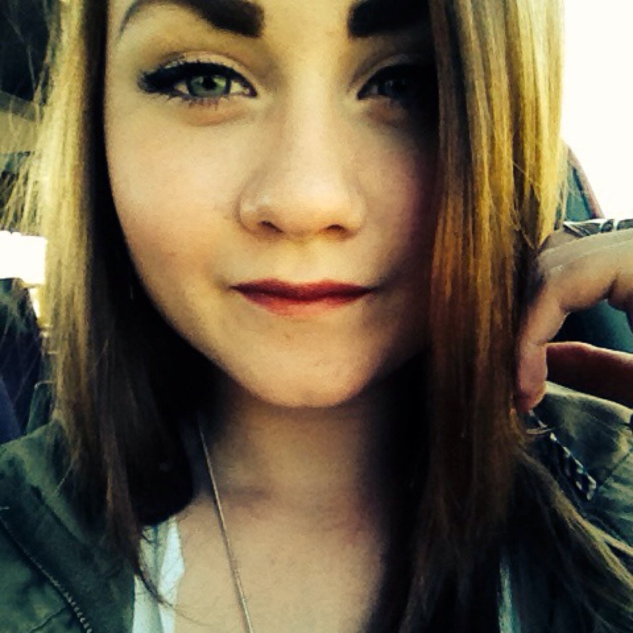JuxxieLinn's profile picture. 16y.o girl Finland. 
Bombing for peace is like f*ckin for virginity