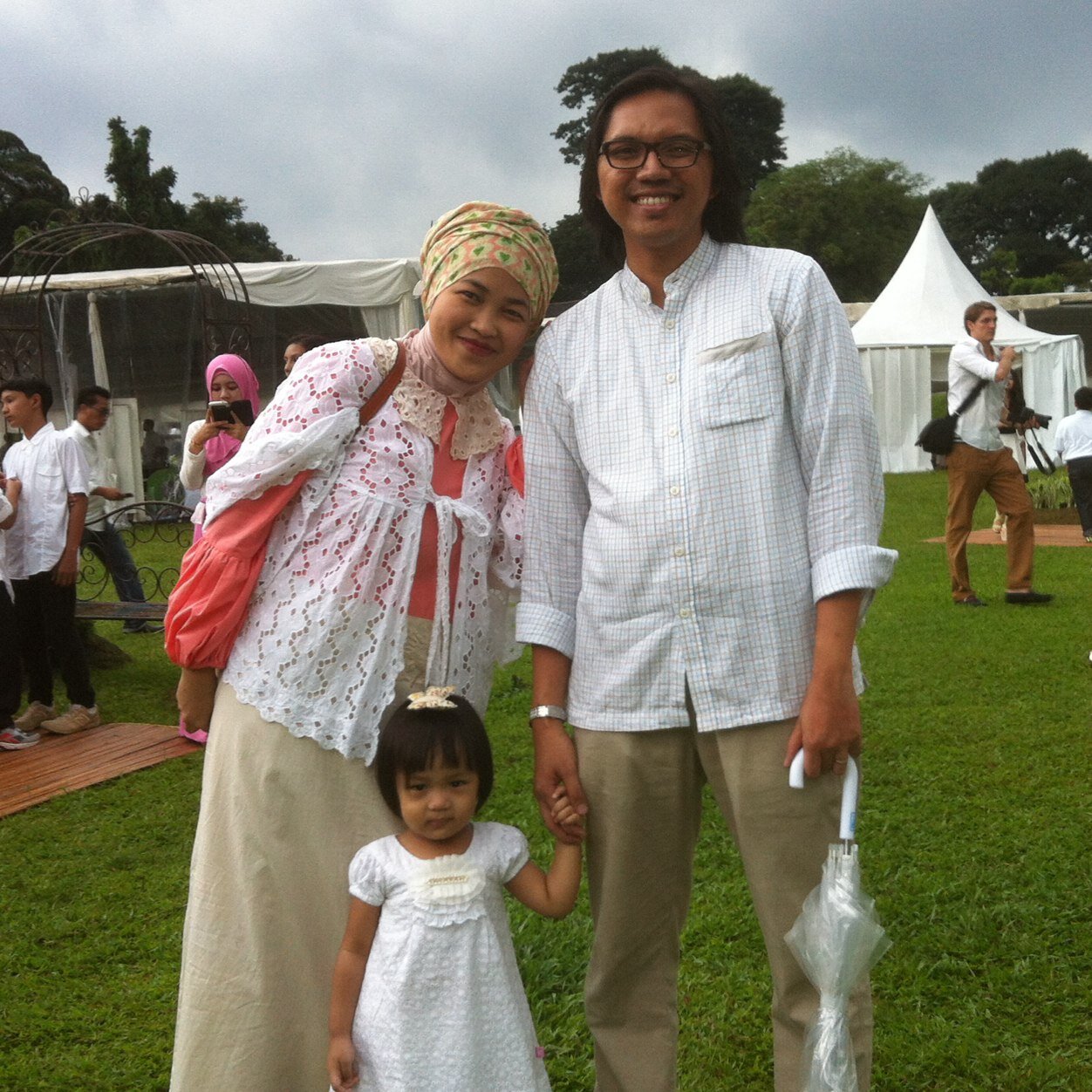 An Indonesian who love her heritage and batik | A happy wife & mom