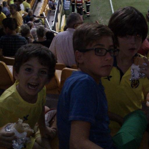 javiernebotroig's profile picture. futbolista,aficionado del villareal y barcelona,trasto-kats