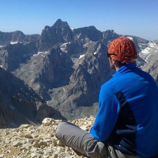kuralların dışına  cıkıp  özgür olmaya  çalışıyorum..