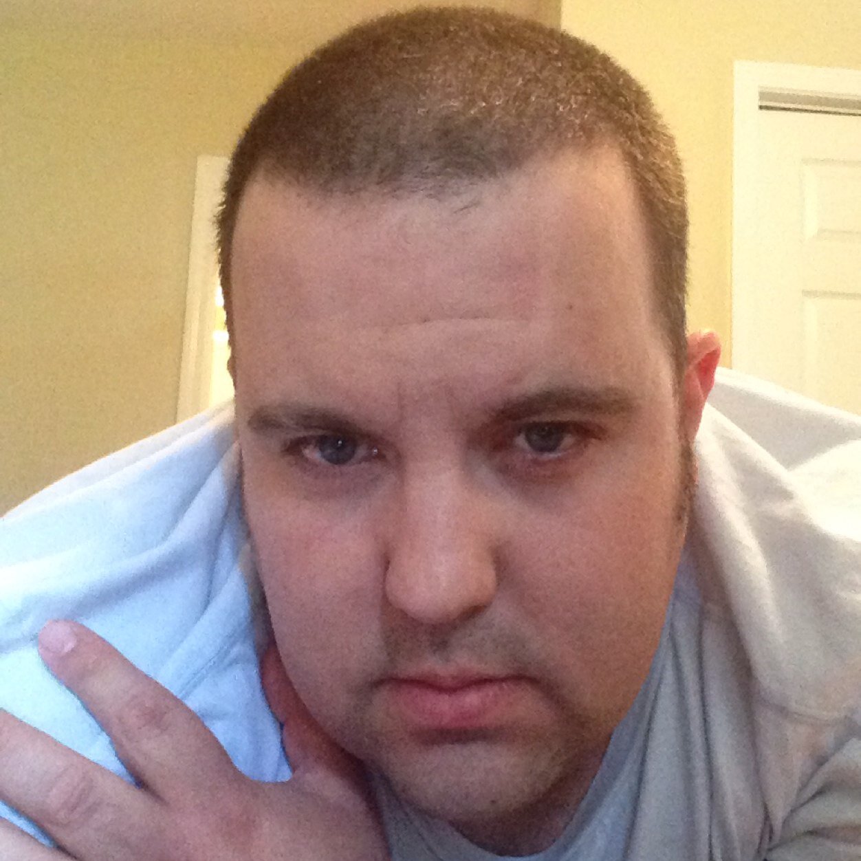 Laid back guy who just likes to have fun and meet new people !