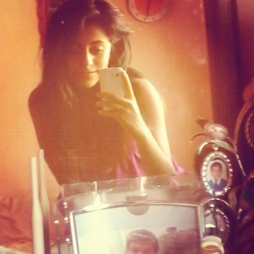 Soy una chica tranquila :)
Buena onda & Adoro DRAGON BALL Z..!