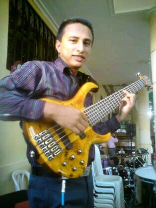 Me encanta la música... Mi guitarra es mi pasión...