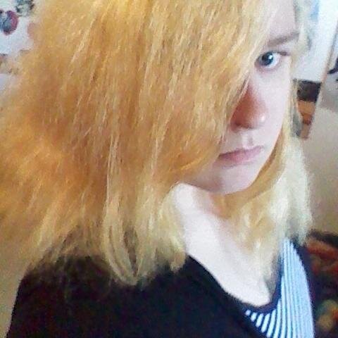 100% RockPrincess and Crazy ;) I love The Gazette, BOTDF, OreosxD, DNR, Kerbera, Cinema Bizarre and GZSZ ♥
Pls Follow me. I follow you too :)