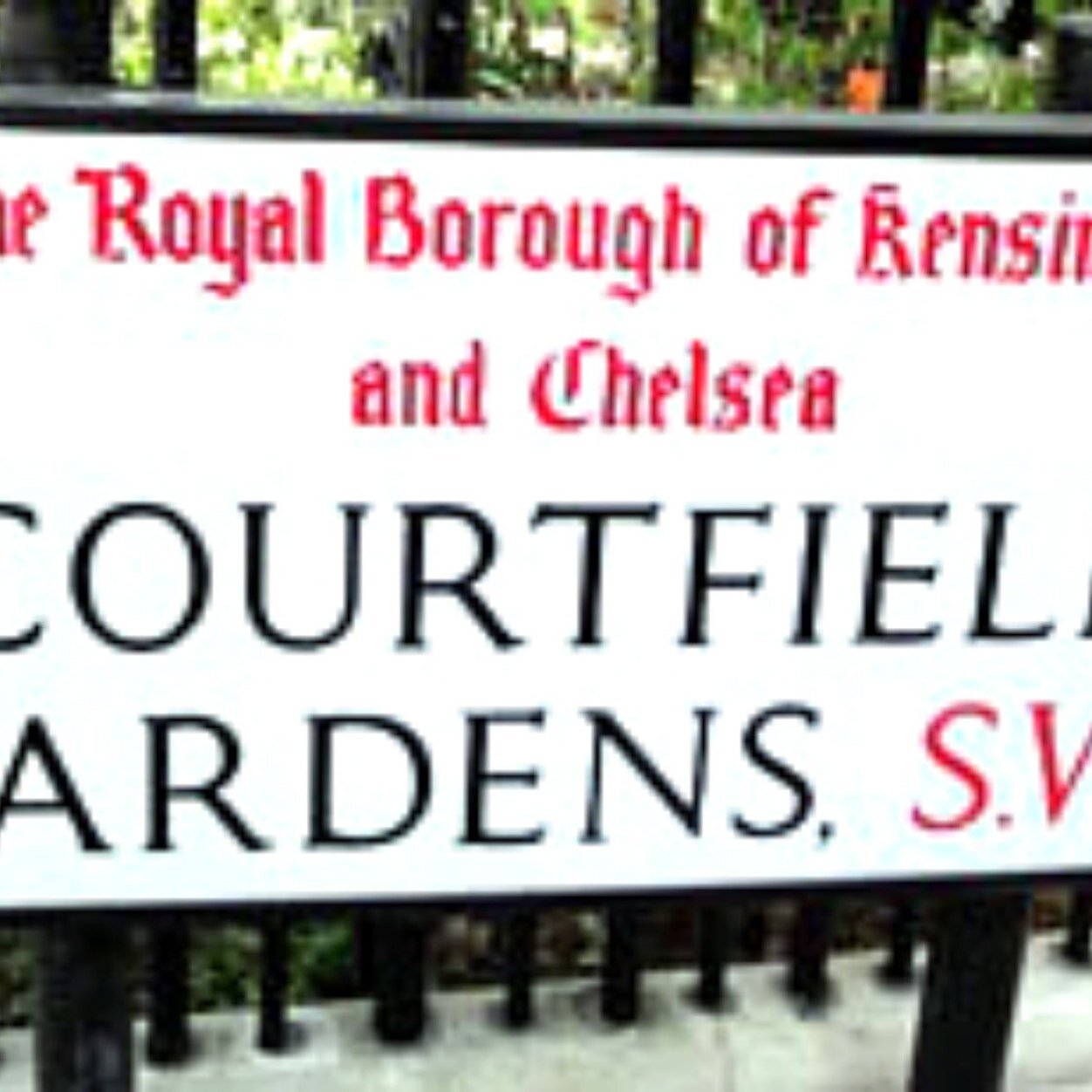 Gorgeous communal gardens in South Kensington, London. Location of the Courtfield Gardens charity Summer Party! Follow for updates on events & local businesses