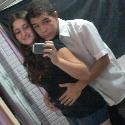 Longe de você eu enlouqueço muito mais eu..
Vivo na espera de poder viver a vida com você...