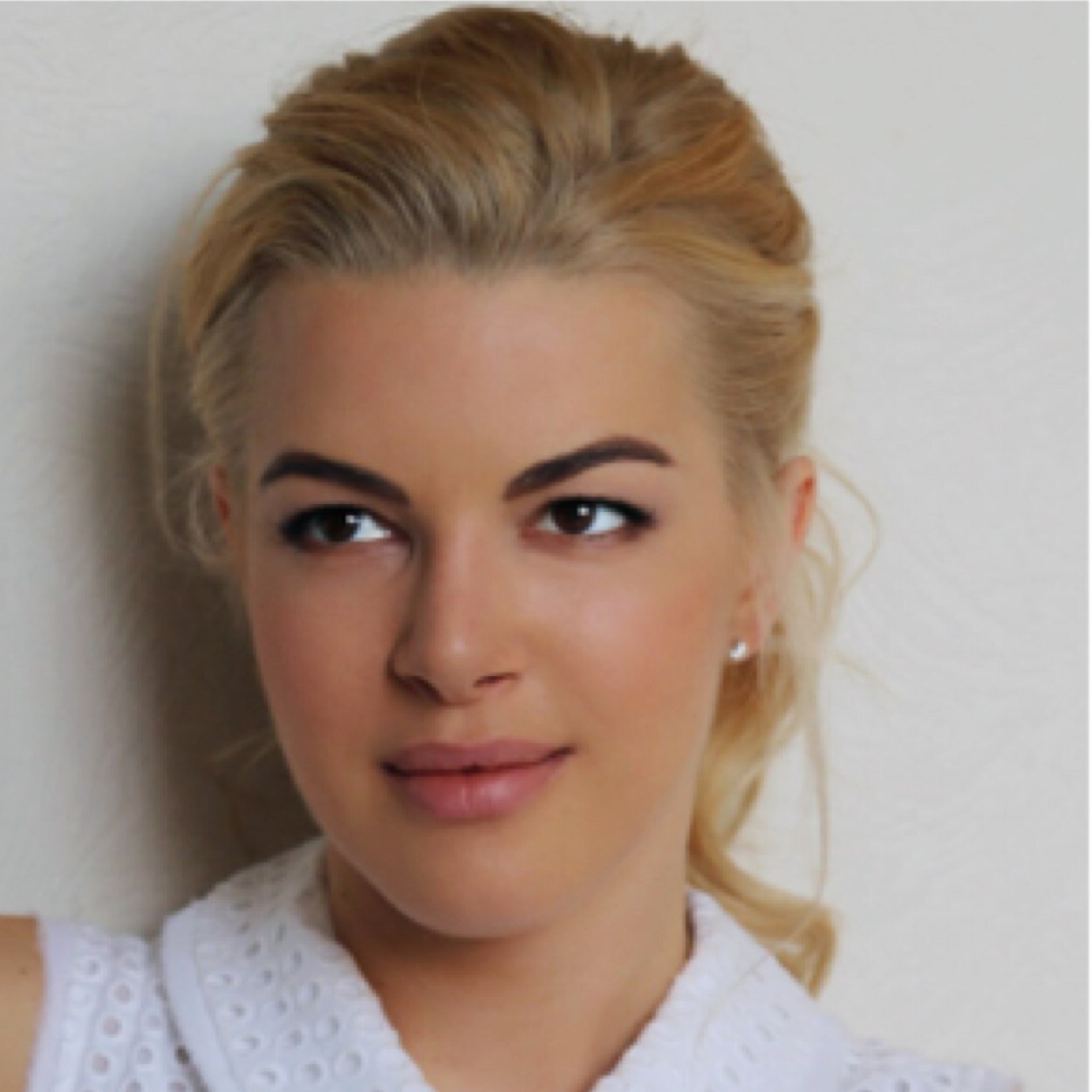 Uyqu sumkasidagi qizlar fetish