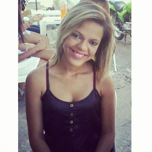 AlvezGrazy's profile picture. “Pare de olhar para trás. Você já sabe onde esteve, agora precisa saber onde vai.”
— 	
— Clarice Lispector