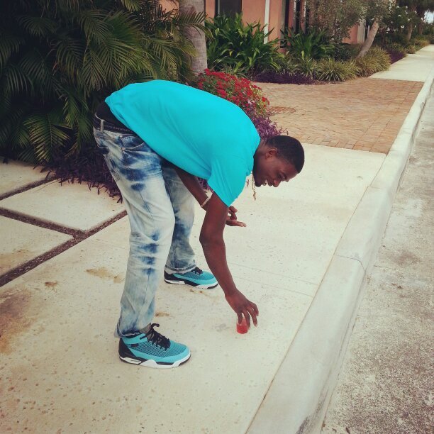 #Money Be The Motive . R.I.P To my lil nigga #Snupe. / Instagram @_kingshiesty