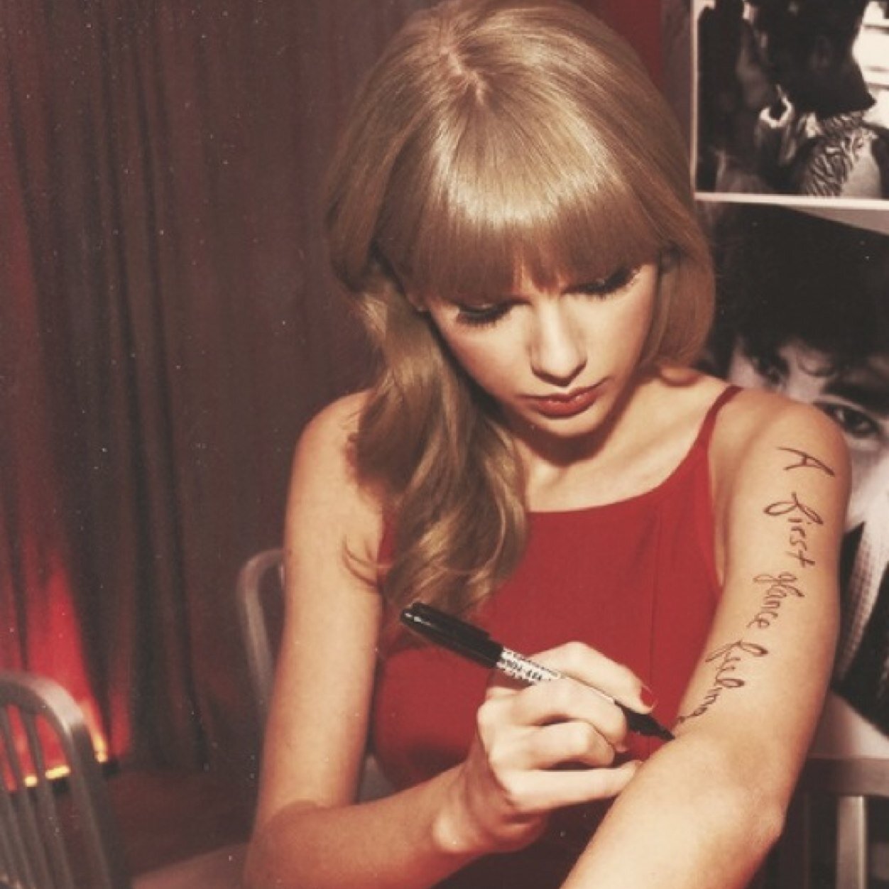 Heeeyy @taylorswift13 is mahh life and her song is mahh jam xx