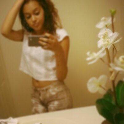 ѕтєρнαηιє ιѕ му ηαмє  My Monkey Is The Best @Domo__gang ✌   Now Be Gone Bitchh ✌
