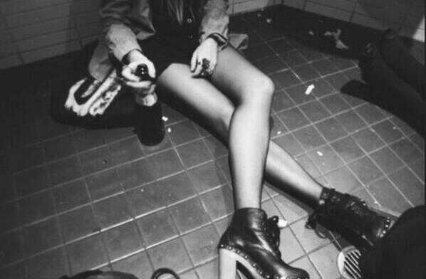 // Drogadicta, depresiva y amante del rock // Bisexual// 87//
