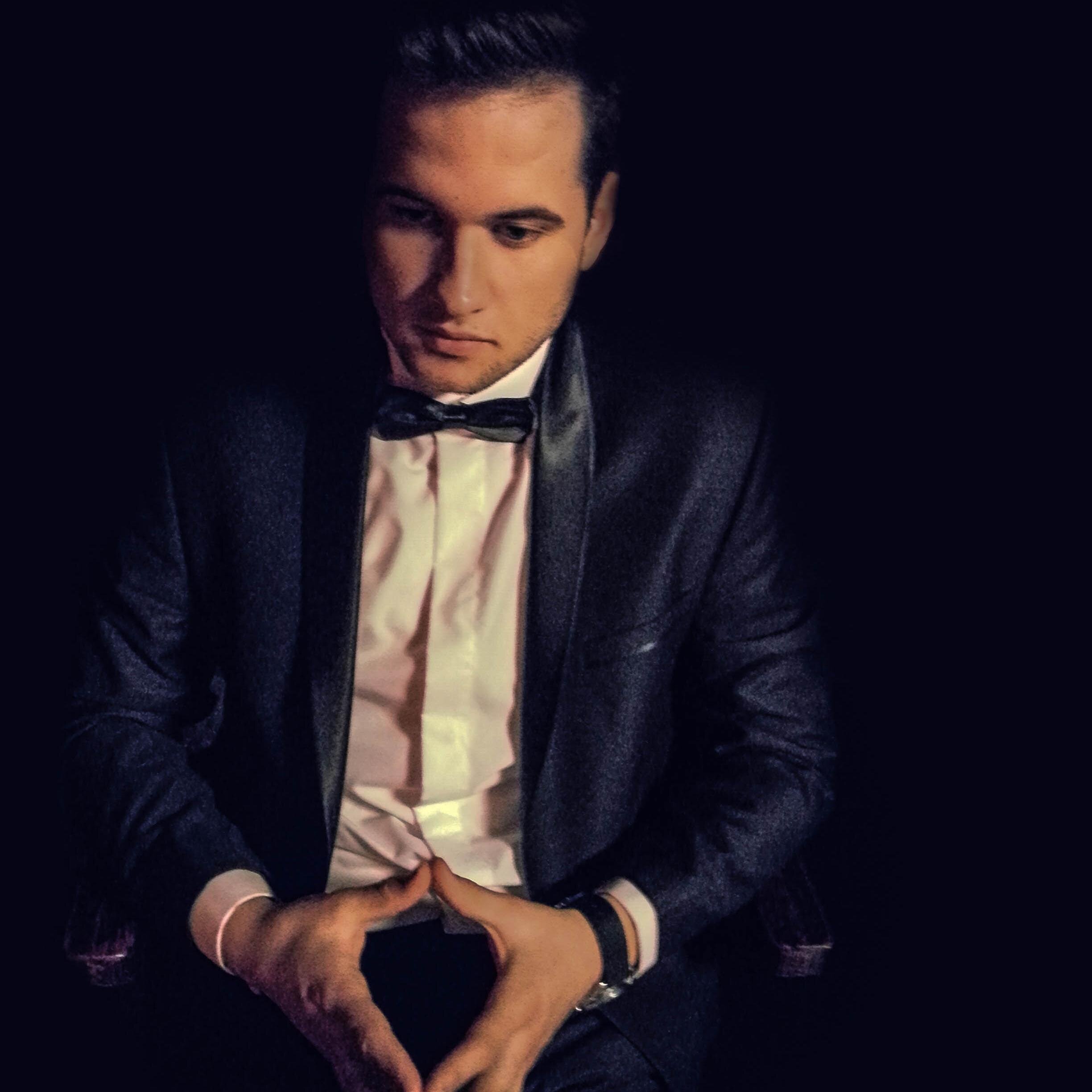 Muzičar, Student Muzičke akademije u Beogradu na odseku Kompozicije