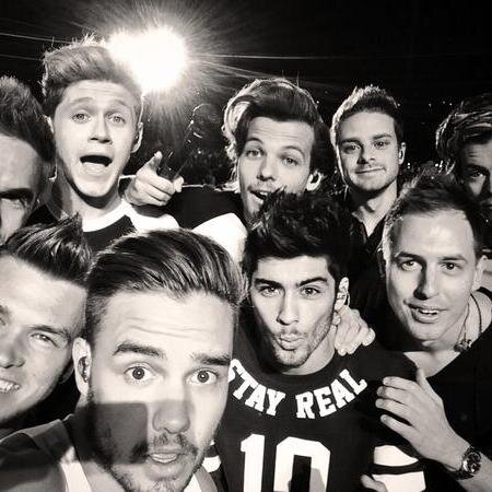 1DSon9No5's profile picture. • 03/05/2014 • 1D se conforma por 9 personas no solo por 5 •