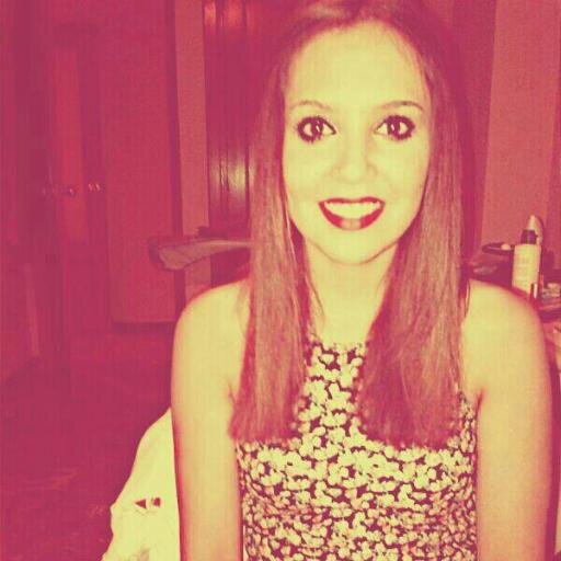 ~La vida es tan buena maestra que si no aprendes la lección, te la repite.