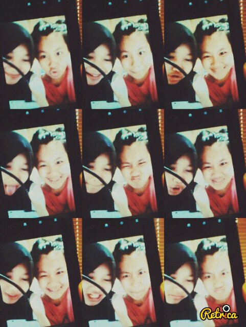 Sheravinaons's profile picture. I'm the girl that always has her phone in her hands, headphones in her ears and that one special guy on her mind.