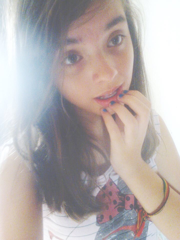 → Euu queroo.
Euu PossO.
Euu coonsiigO ←
●๋• Siimplees αssiim ~
Twittando até o fim! ;p
Follow me ?