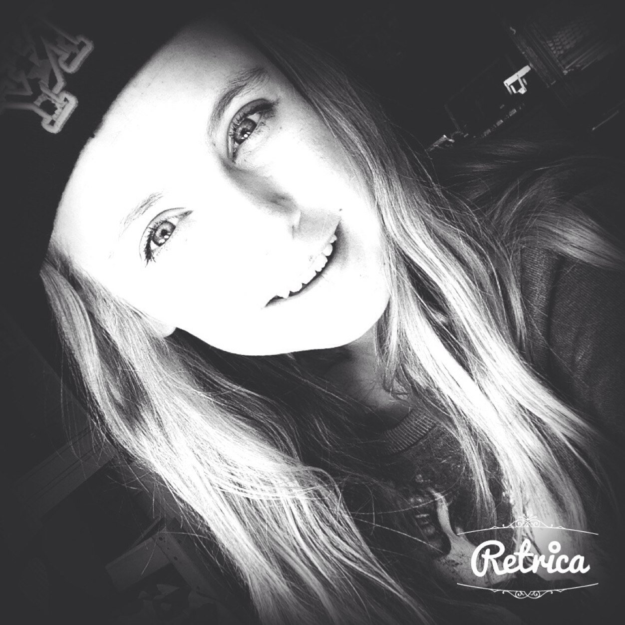ik ben Kyra, 14 y/o , zit op het ichthus, havo, 3He, ik ben best druk en heel vrolijk, ik ben gek en hou van me vrienden ♡