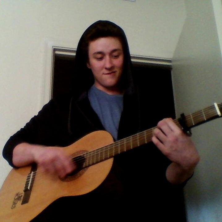 I'm a singer/songwriter and love preforming. Oh I also like gaming and meeting new people so lets kick it. https://t.co/hJ3bGYkFbc On randomly
