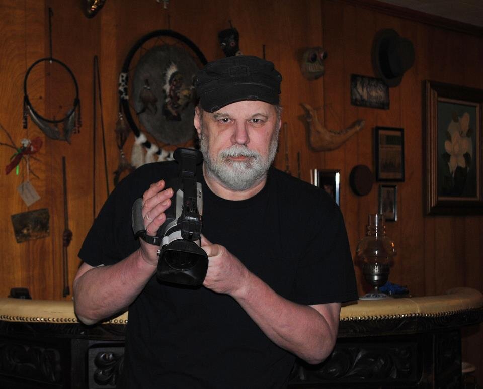 Author/Owner/Film Director @ Strong River Films
http://t.co/qpEk9kY6NU via
http://t.co/Qn0XIiUg8Y