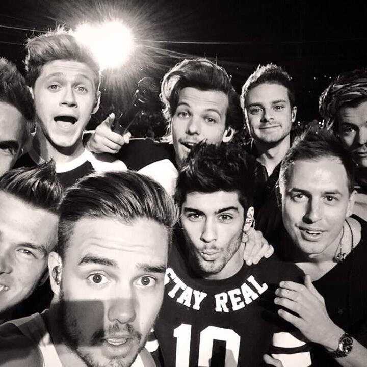 Bebe alcohol a diario y morirás 20 años antes.Insulta a One Direction en frente a una Directioner y morirás al instante¿Te quedó claro?