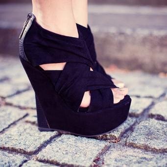 Heel_Lovers's profile picture. Love ♥BEST OF THE BEST HEELS♥(❇follow me follow u back❇)
#highheels