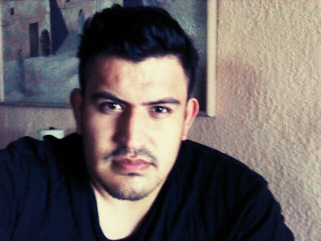 MEZGUZ's profile picture. conductor didi 
Ingles, Español, muy pronto Coreano y japonés.